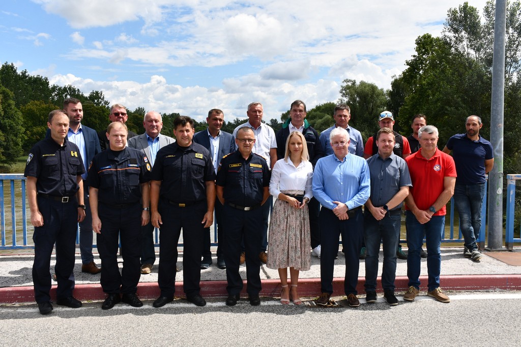 ŽUPAN POSAVEAC ‘Možemo biti ponosni i zadovoljni. Međimurje je u povijesno visokom vodostaju prošlo s najmanje mogućom štetom.’ ŽUPAN POSAVEAC ‘Možemo biti ponosni i zadovoljni. Međimurje je u povijesno visokom vodostaju prošlo s najmanje mogućom štetom.’
