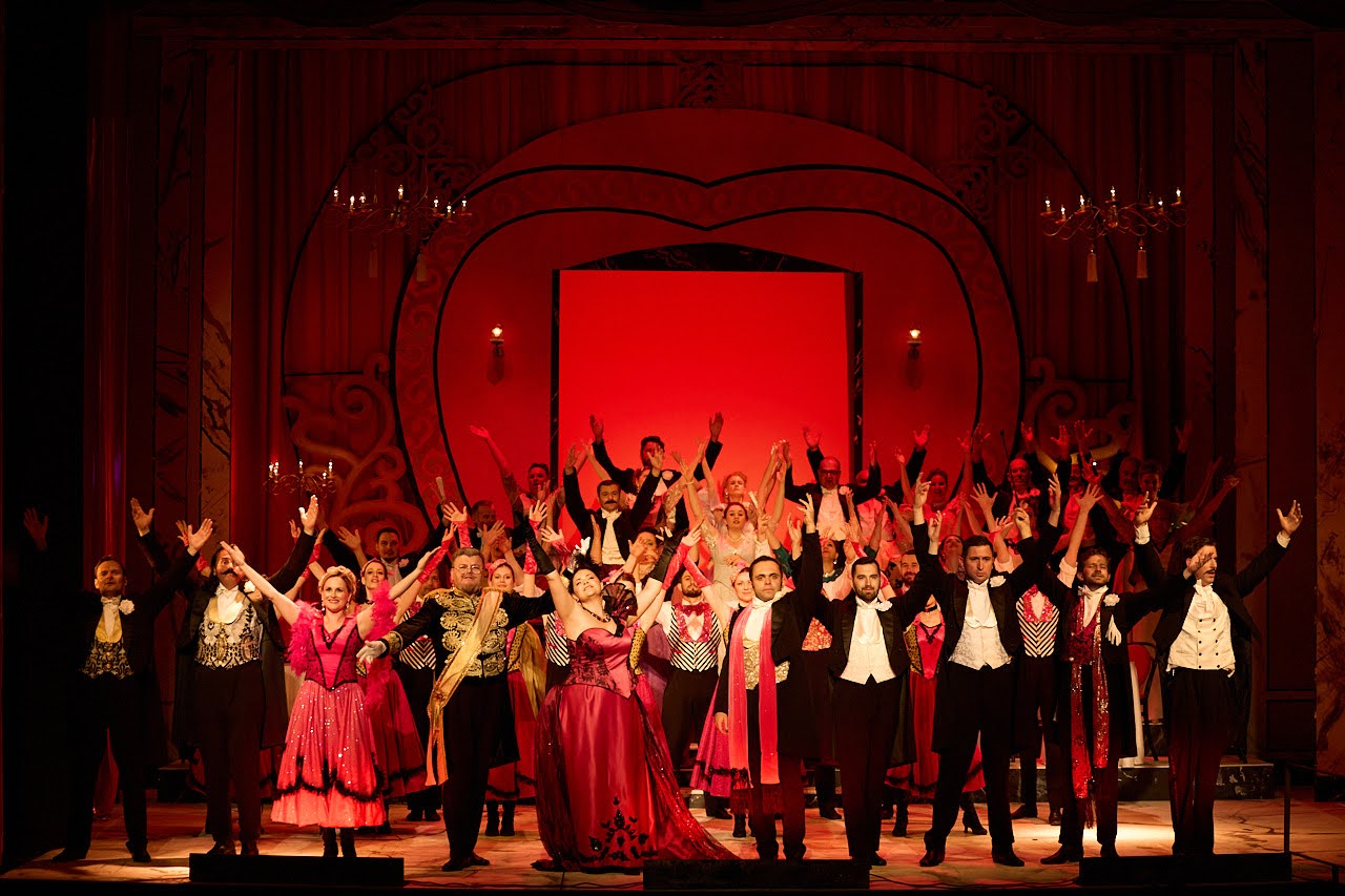 DVIJE MEĐIMURKE U NAGRAĐENOJ OPERETI Ivana Medić i Katarina Toplek Horvat dijele pozornicu u ‘Veseloj udovici’ DVIJE MEĐIMURKE U NAGRAĐENOJ OPERETI Ivana Medić i Katarina Toplek Horvat dijele pozornicu u ‘Veseloj udovici’