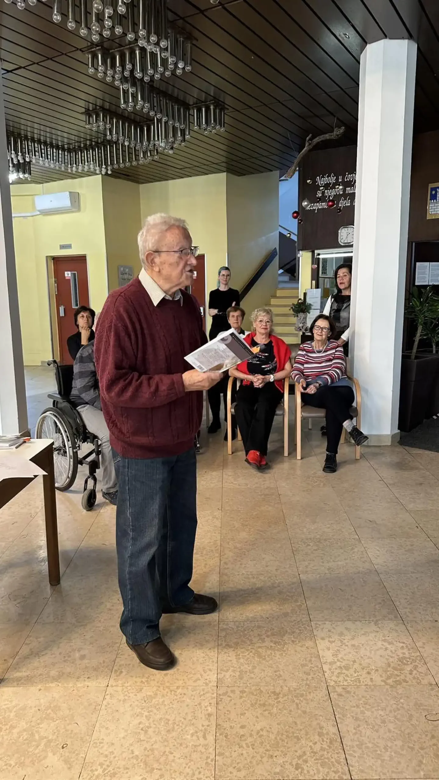 ADVENTSKO DRUŽENJE Inner Wheel klub Čakovec posjetio Dom za starije i nemoćne osobe (5)