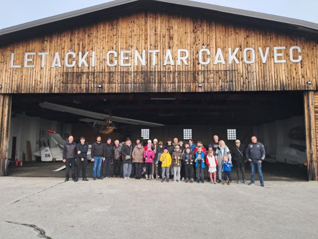 AEROKLUB MEĐIMURJE Spektakl u Pribislavcu raketni modeli i roštilj MasterŠTEF ekipe (1)