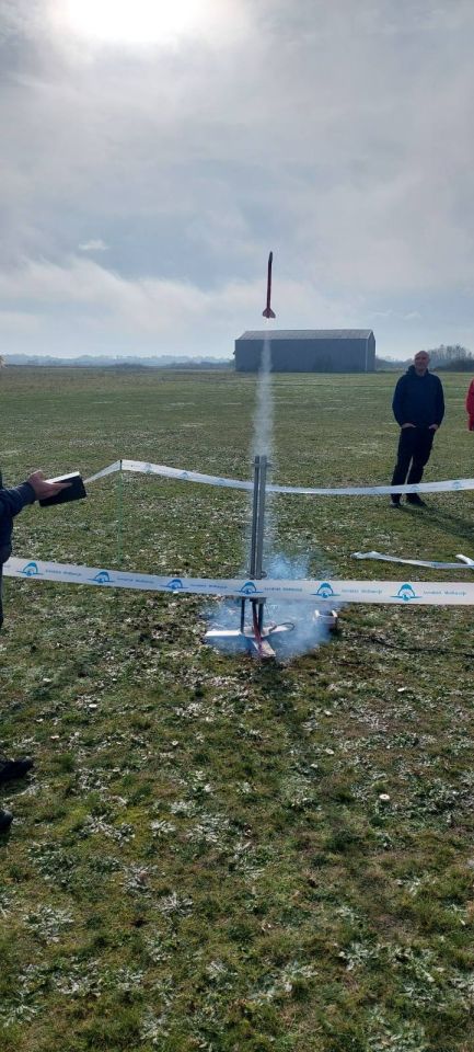 AEROKLUB MEĐIMURJE Spektakl u Pribislavcu raketni modeli i roštilj MasterŠTEF ekipe (5) AEROKLUB MEĐIMURJE Spektakl u Pribislavcu raketni modeli i roštilj MasterŠTEF ekipe (5)