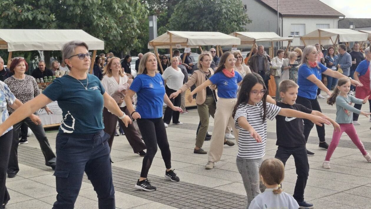 AKTIVNA SUBOTICA Posjetitelji Sobočkog eko sajma plesali i vježbali uz Ljiljanu Šipuš (10)