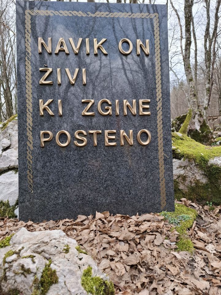 ALOJZIJE PAKRAC Vjernici iz Ivanovca i Štefanca na velikom hodočašću u Karlovac i Krašić (12)