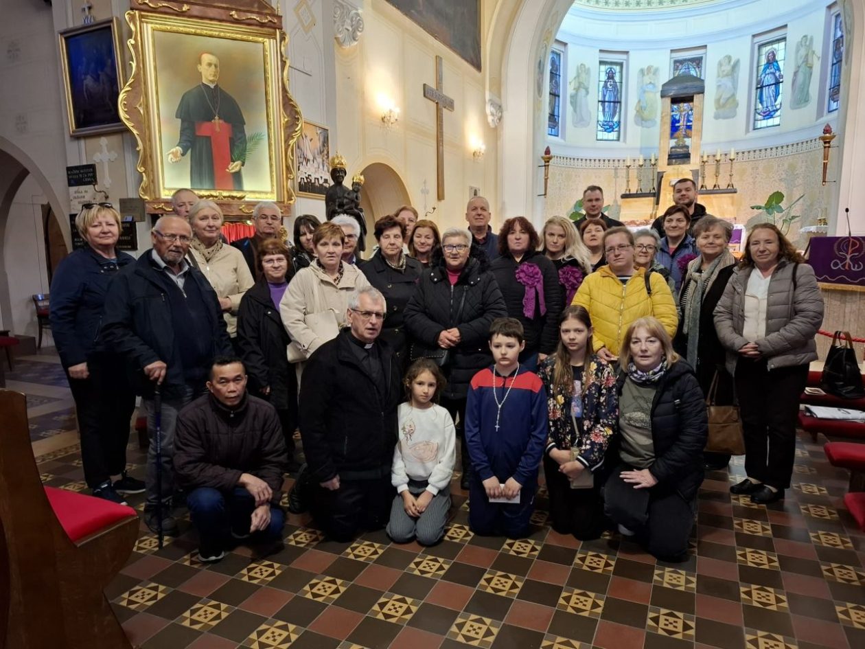 ALOJZIJE PAKRAC Vjernici iz Ivanovca i Štefanca na velikom hodočašću u Karlovac i Krašić (16)