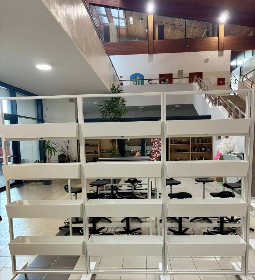 ARANŽERSKI KUTAK Učenici Gospodarske škole Čakovec uredili zeleni zid za Dan škole (6) ARANŽERSKI KUTAK Učenici Gospodarske škole Čakovec uredili zeleni zid za Dan škole (6)