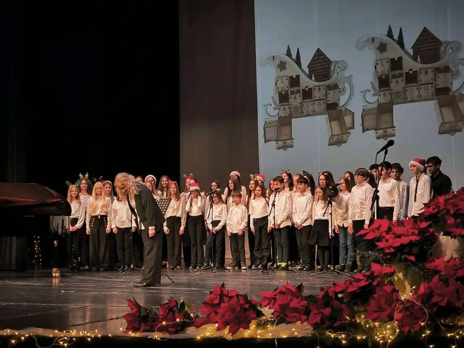 Adventski koncert Umjetničke škole Miroslav Magdalenić Blagdanska čarolija u Čakovcu (1) Adventski koncert Umjetničke škole Miroslav Magdalenić Blagdanska čarolija u Čakovcu (1)