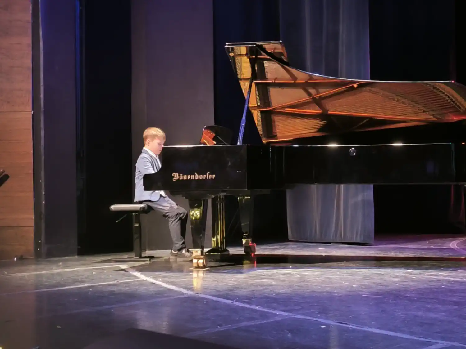 Adventski koncert Umjetničke škole Miroslav Magdalenić Blagdanska čarolija u Čakovcu (17) Adventski koncert Umjetničke škole Miroslav Magdalenić Blagdanska čarolija u Čakovcu (17)