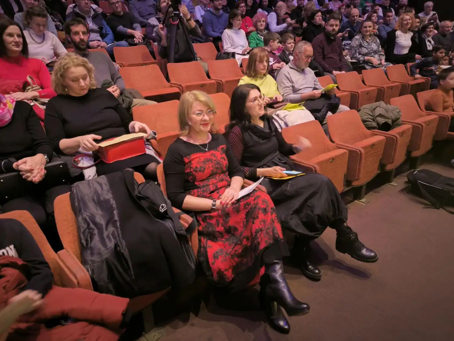 Adventski koncert Umjetničke škole Miroslav Magdalenić Blagdanska čarolija u Čakovcu (25) Adventski koncert Umjetničke škole Miroslav Magdalenić Blagdanska čarolija u Čakovcu (25)