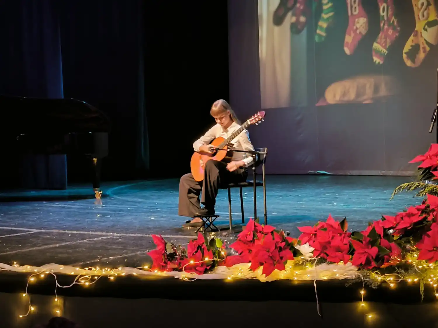 Adventski koncert Umjetničke škole Miroslav Magdalenić Blagdanska čarolija u Čakovcu (5) Adventski koncert Umjetničke škole Miroslav Magdalenić Blagdanska čarolija u Čakovcu (5)