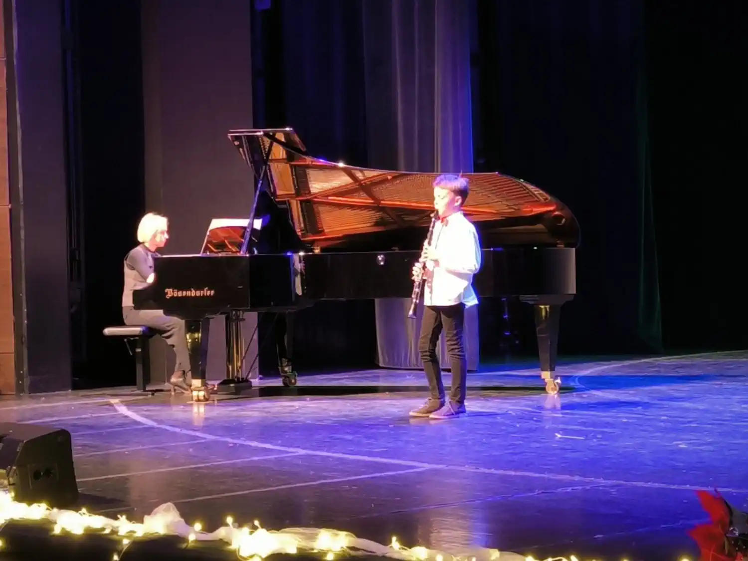 Adventski koncert Umjetničke škole Miroslav Magdalenić Blagdanska čarolija u Čakovcu (8) Adventski koncert Umjetničke škole Miroslav Magdalenić Blagdanska čarolija u Čakovcu (8)