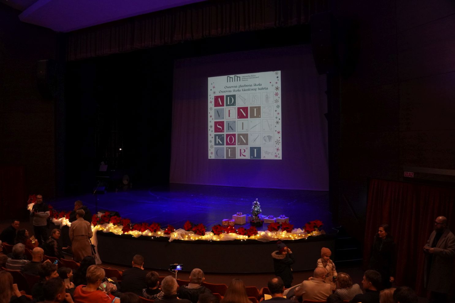 Adventski koncert Umjetničke škole Miroslava Magdalenića Čakovec (7) Adventski koncert Umjetničke škole Miroslava Magdalenića Čakovec (7)