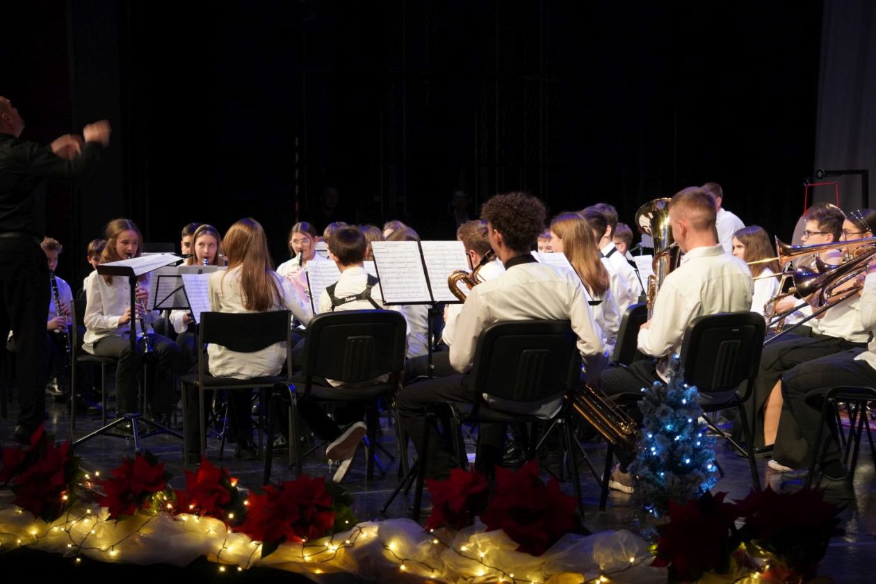 Adventski koncert Umjetničke škole Miroslava Magdalenića Čakovec (90)