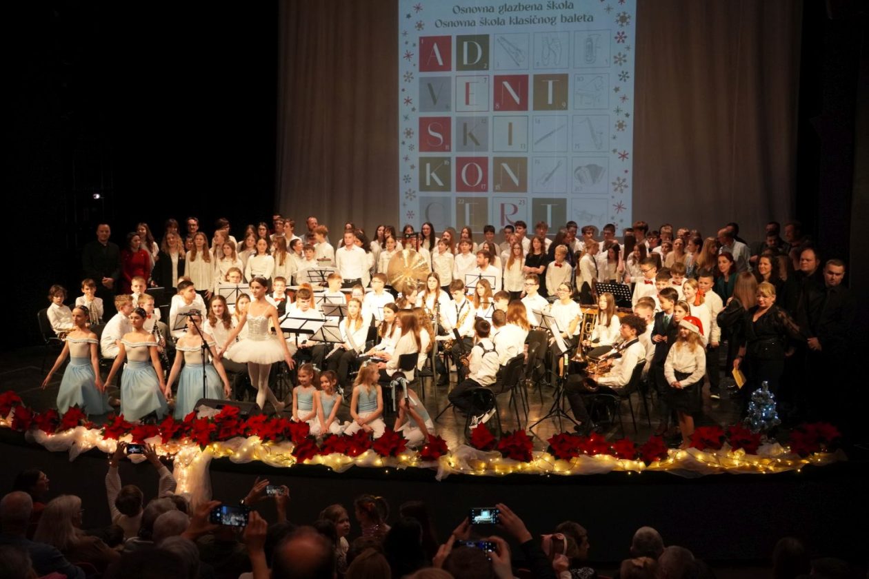 Adventski koncert Umjetničke škole Miroslava Magdalenića Čakovec (91)