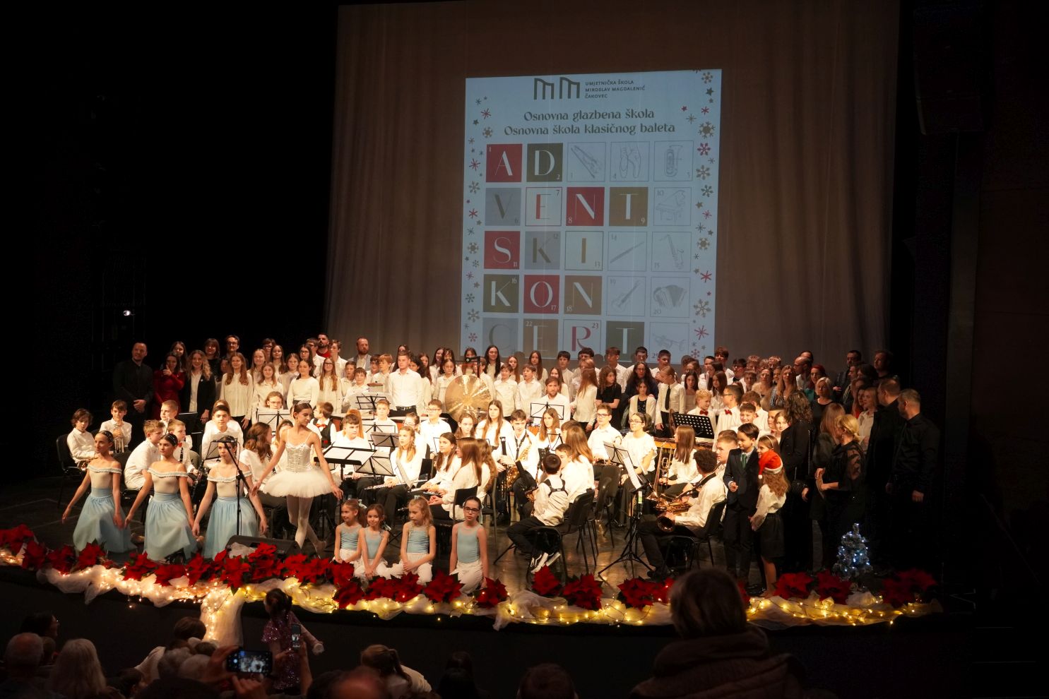 Adventski koncert Umjetničke škole Miroslava Magdalenića Čakovec (92) Adventski koncert Umjetničke škole Miroslava Magdalenića Čakovec (92)