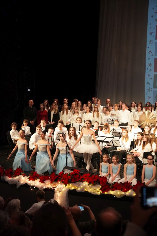 Adventski koncert Umjetničke škole Miroslava Magdalenića Čakovec (93) Adventski koncert Umjetničke škole Miroslava Magdalenića Čakovec (93)