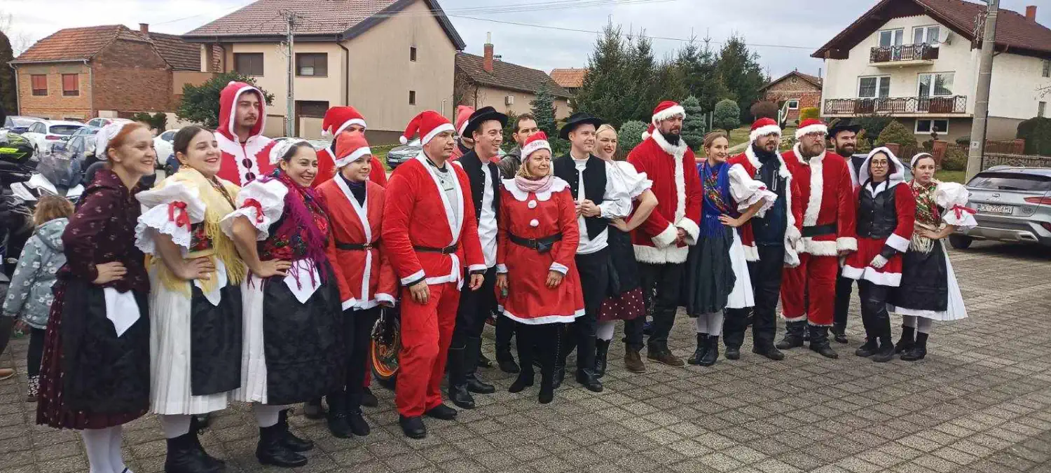 Adventsko druženje u Krištanovcu Mještani uživali u prigodnom programu (6) Adventsko druženje u Krištanovcu Mještani uživali u prigodnom programu (6)