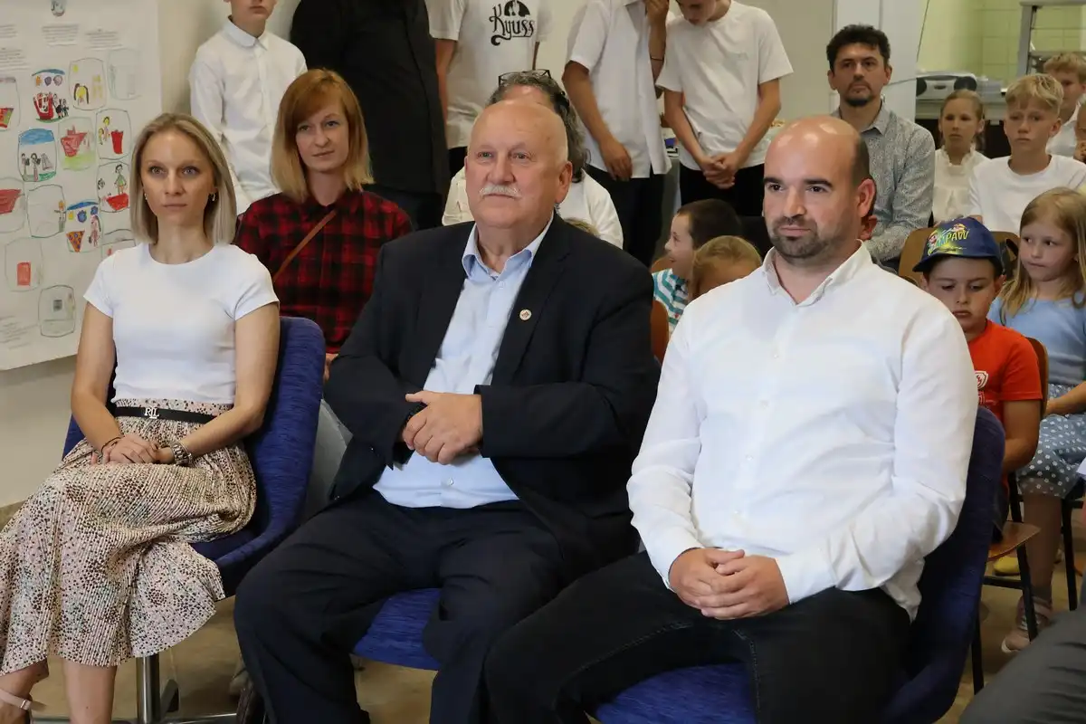 Akcija papir nije smeće 2024 (8) Akcija papir nije smeće 2024 (8)