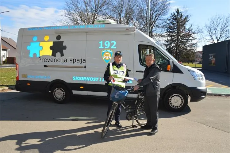 Akcija policije (6) Akcija policije (6)