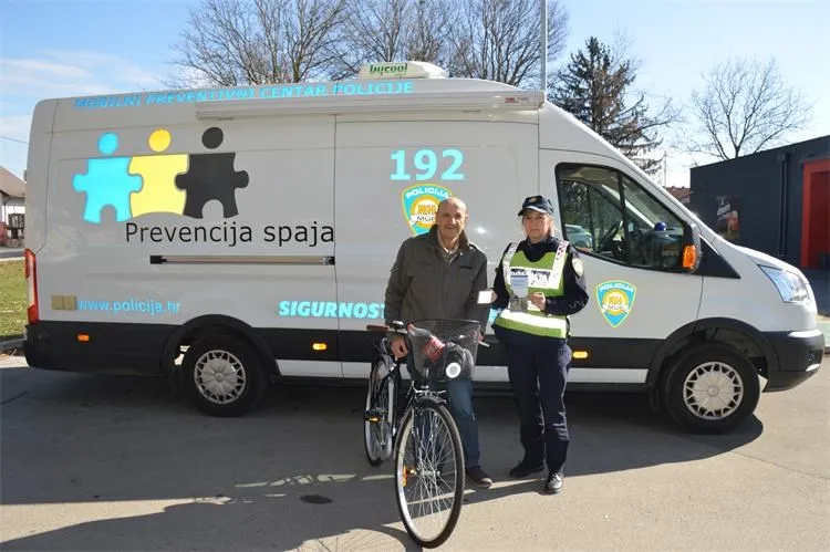 Akcija policije (8) Akcija policije (8)