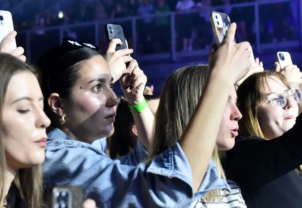 Aleksandra Prijović (17) Aleksandra Prijović (17)