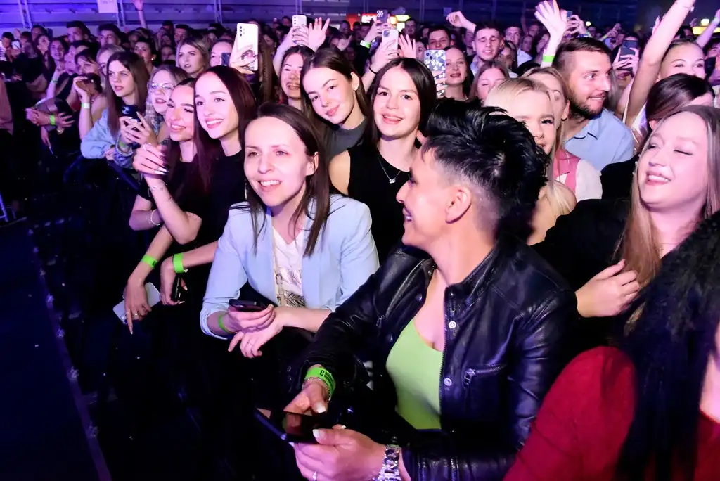 Aleksandra Prijović (19) Aleksandra Prijović (19)