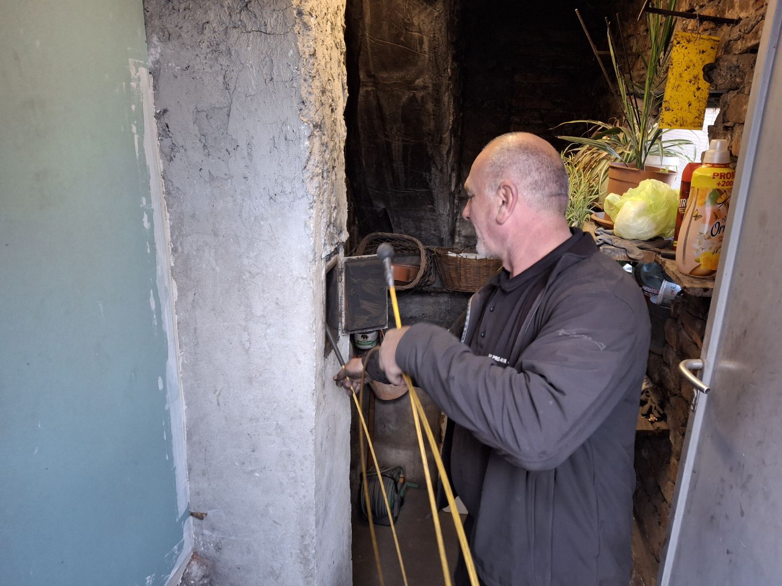 Alen Drk, dimnjačar (1) Alen Drk, dimnjačar (1)