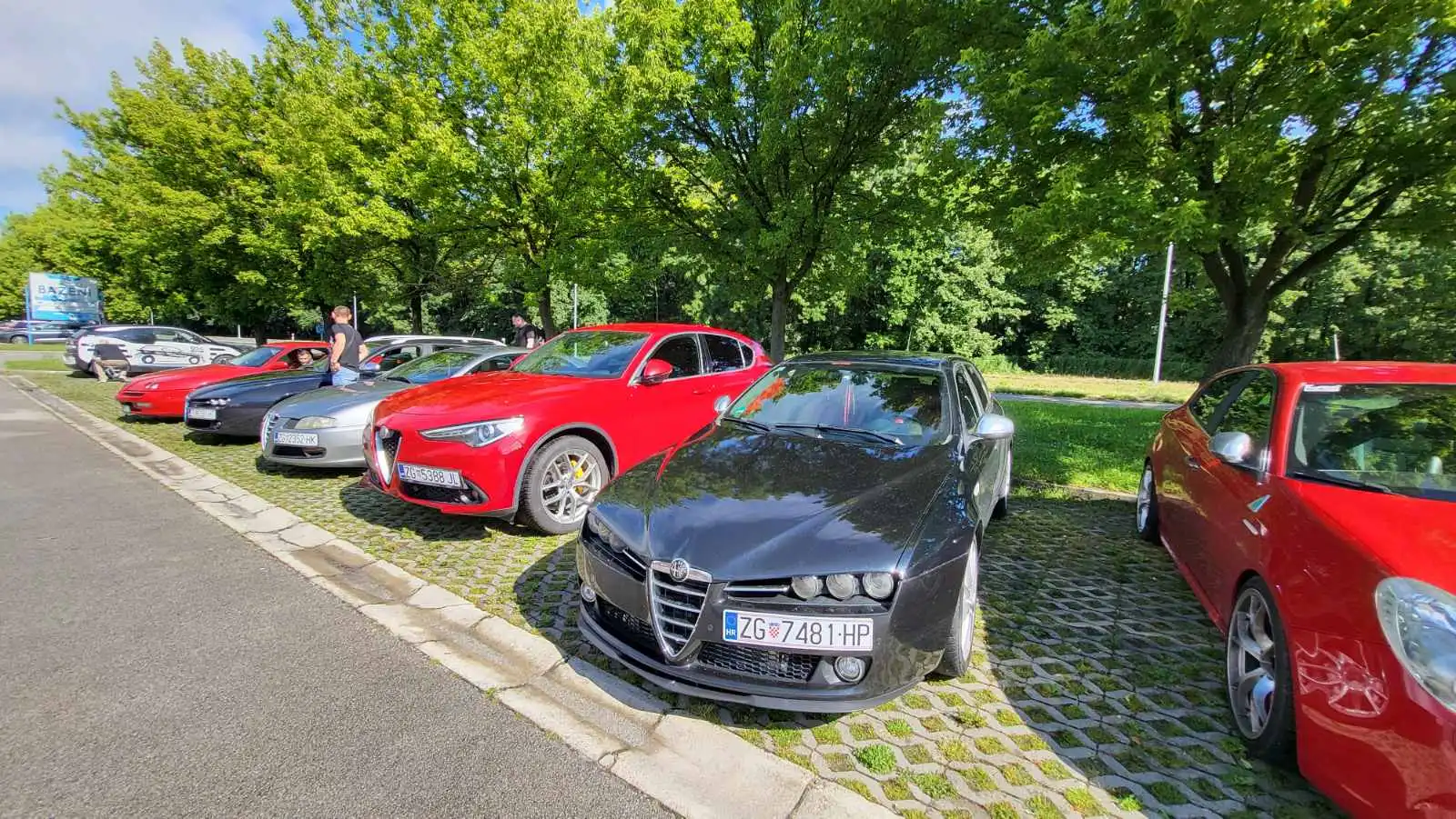 Alfa Romeo – susret alfista u čakovcu (15) Alfa Romeo – susret alfista u čakovcu (15)