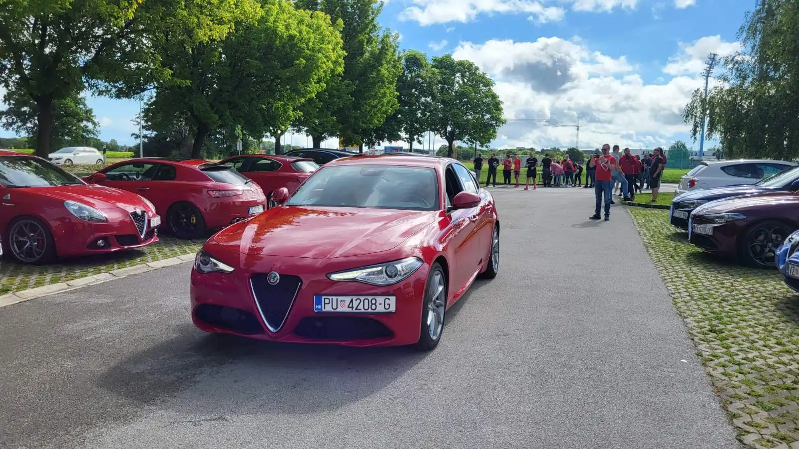 Alfa Romeo – susret alfista u čakovcu (8) Alfa Romeo – susret alfista u čakovcu (8)
