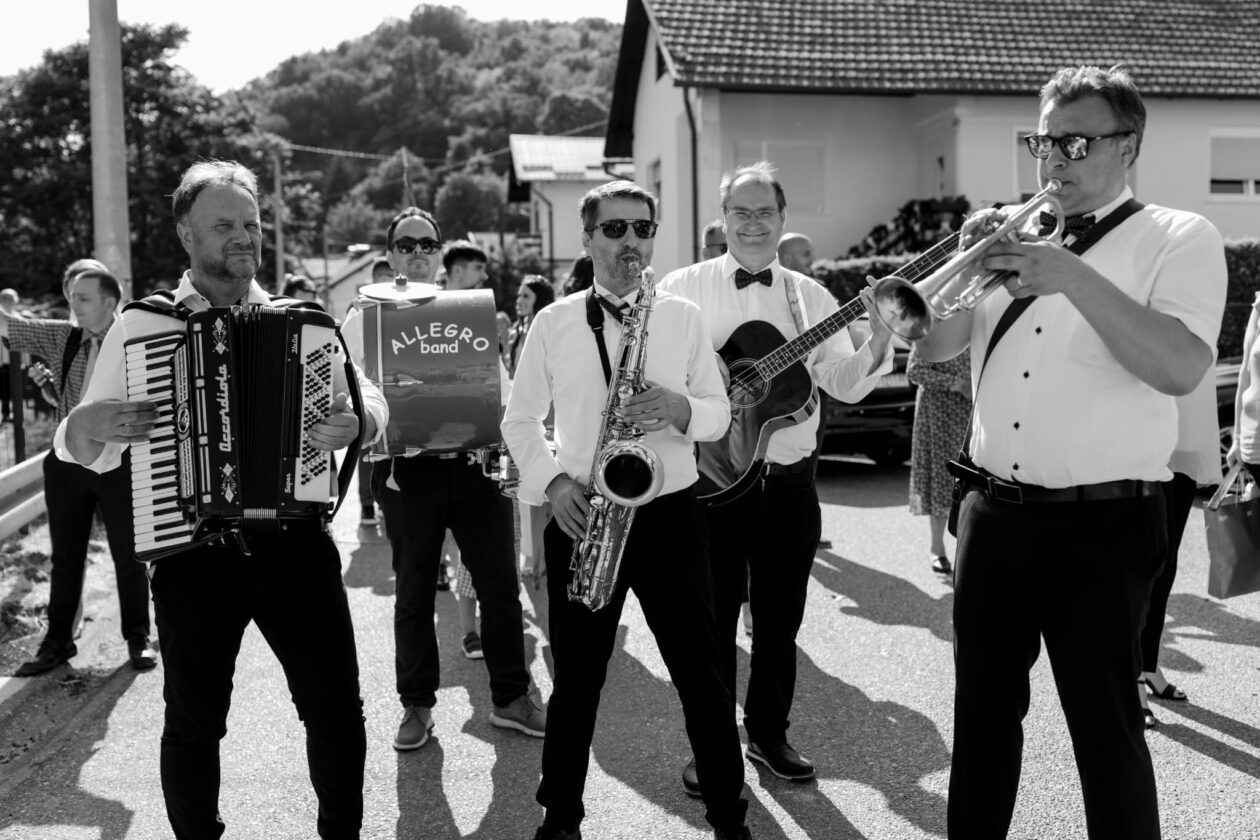 Allegro (3) Allegro (3)