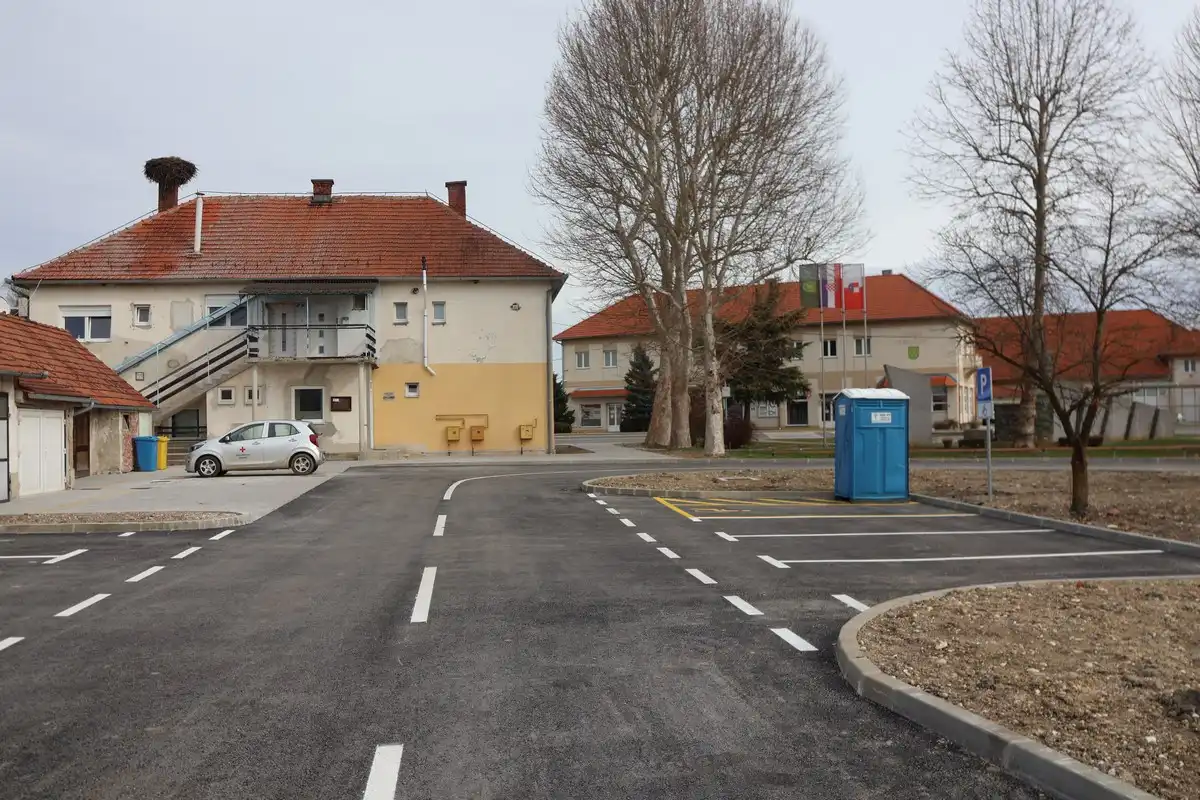 Ambulanta Domašinec – uređenje parkirališta (2) Ambulanta Domašinec – uređenje parkirališta (2)