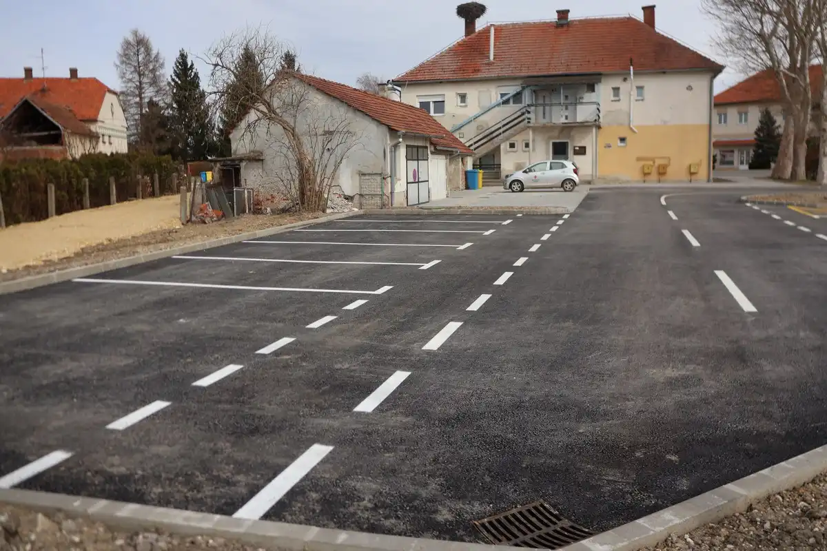 Ambulanta Domašinec – uređenje parkirališta (3) Ambulanta Domašinec – uređenje parkirališta (3)