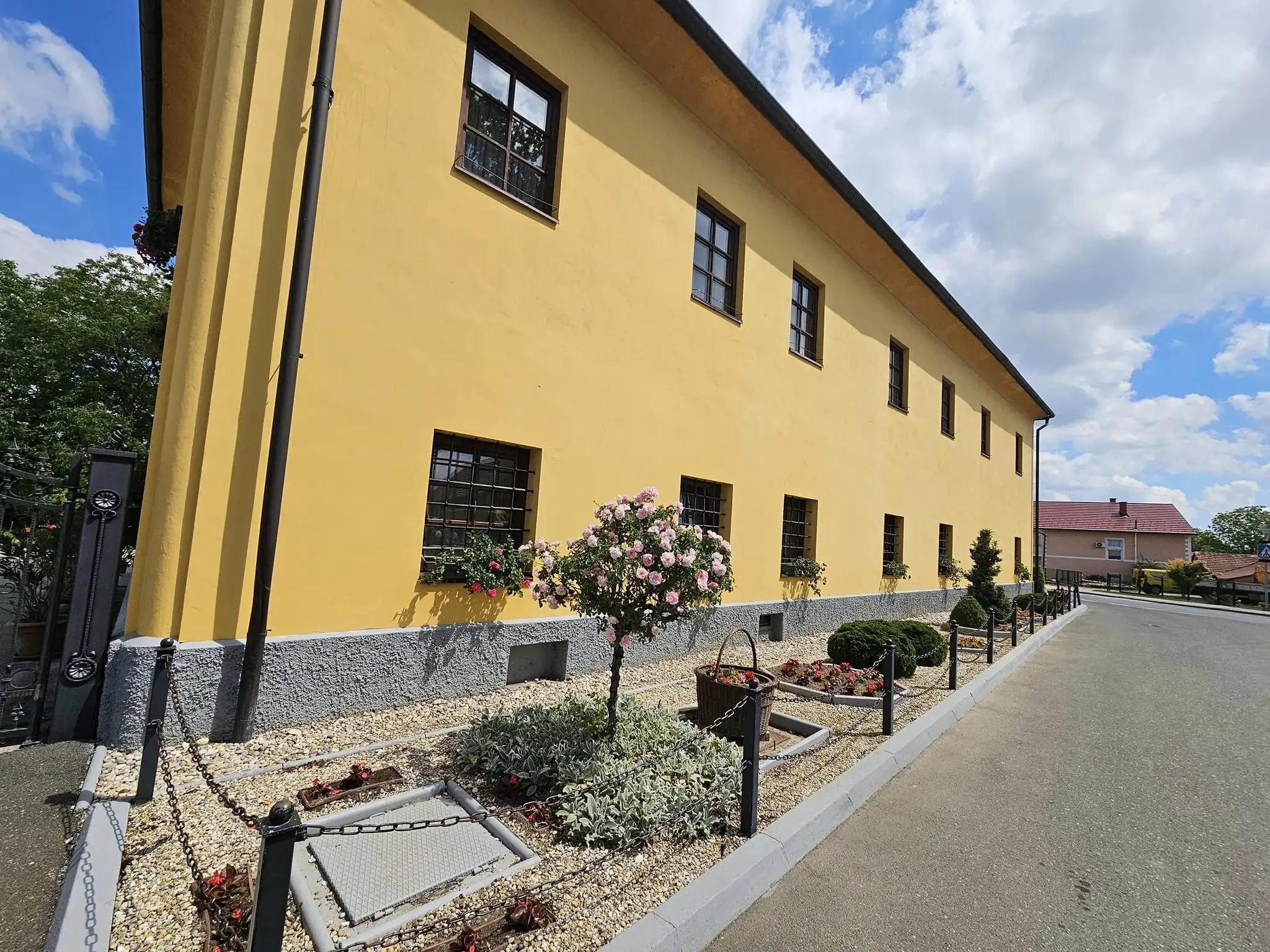 Ana Nestić Donji Vidovec – crkva i župni dvor (2) Ana Nestić Donji Vidovec – crkva i župni dvor (2)