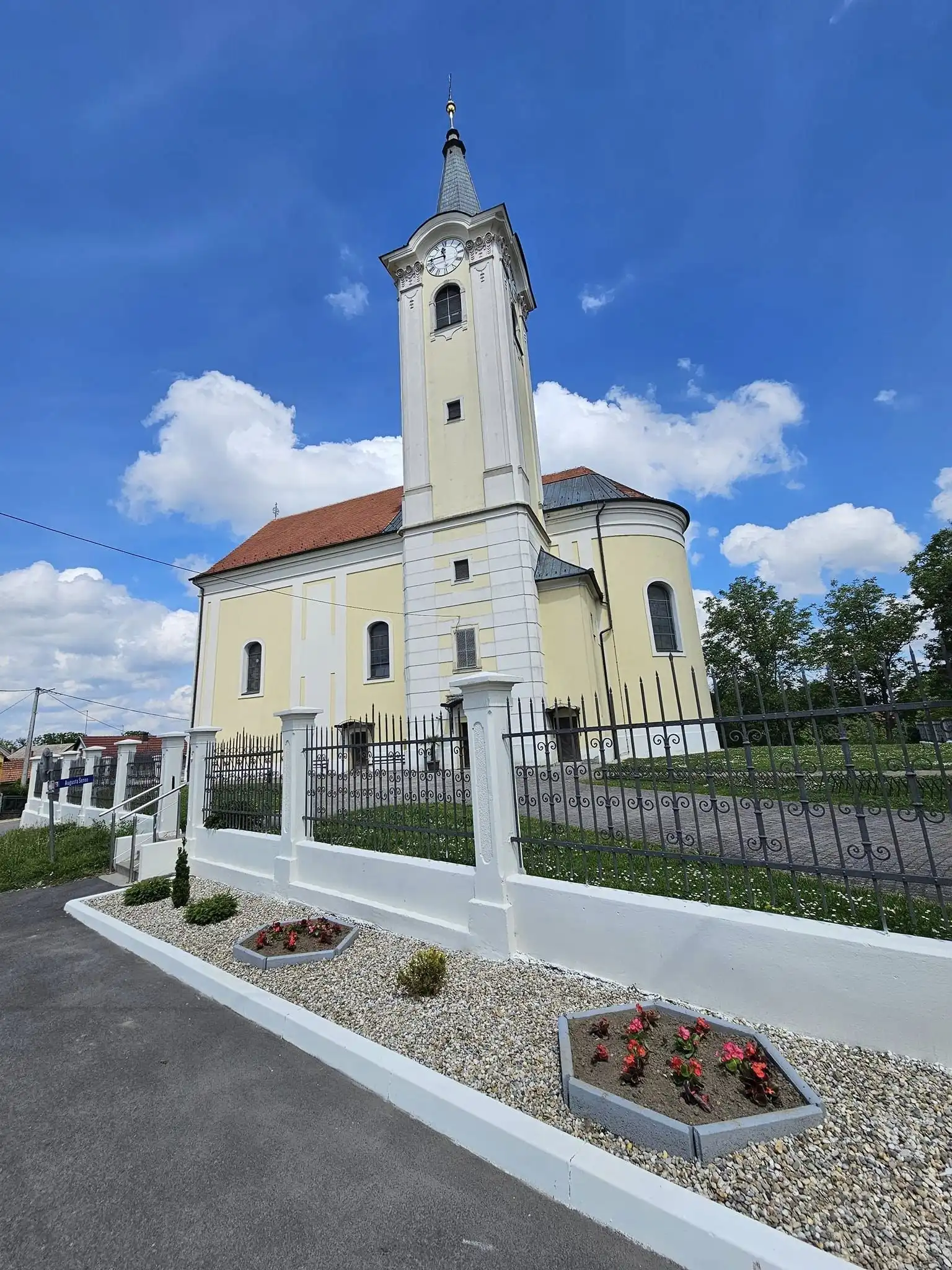 Ana Nestić Donji Vidovec – crkva i župni dvor (5) Ana Nestić Donji Vidovec – crkva i župni dvor (5)