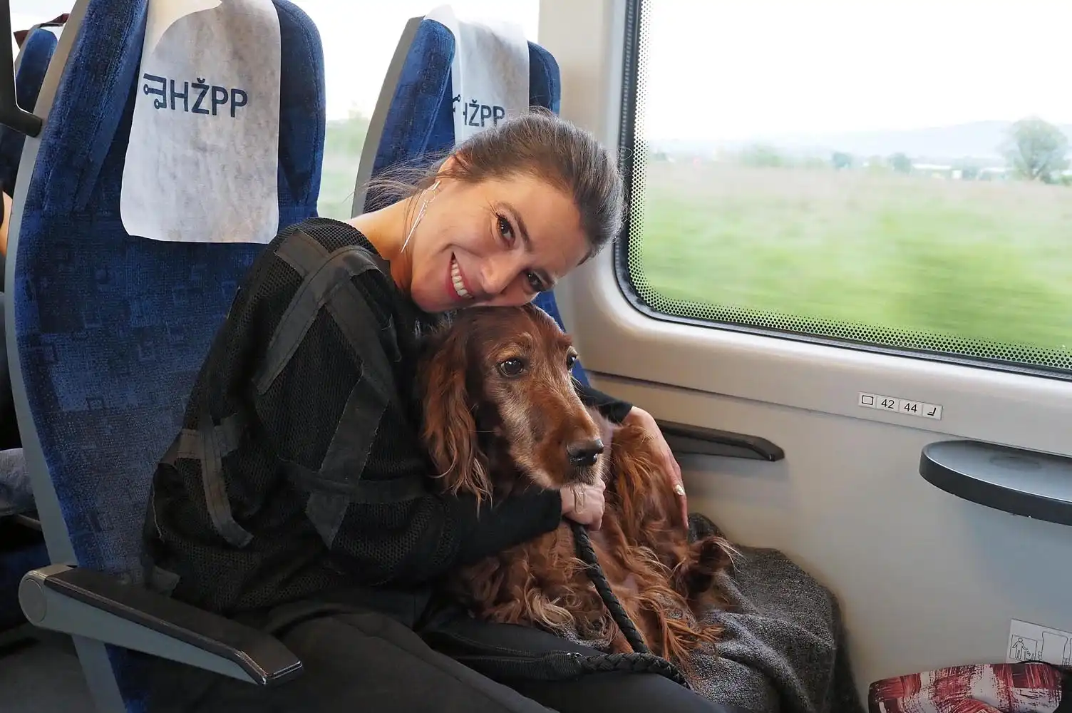 Anamaria Ricv i Shiba , vlak