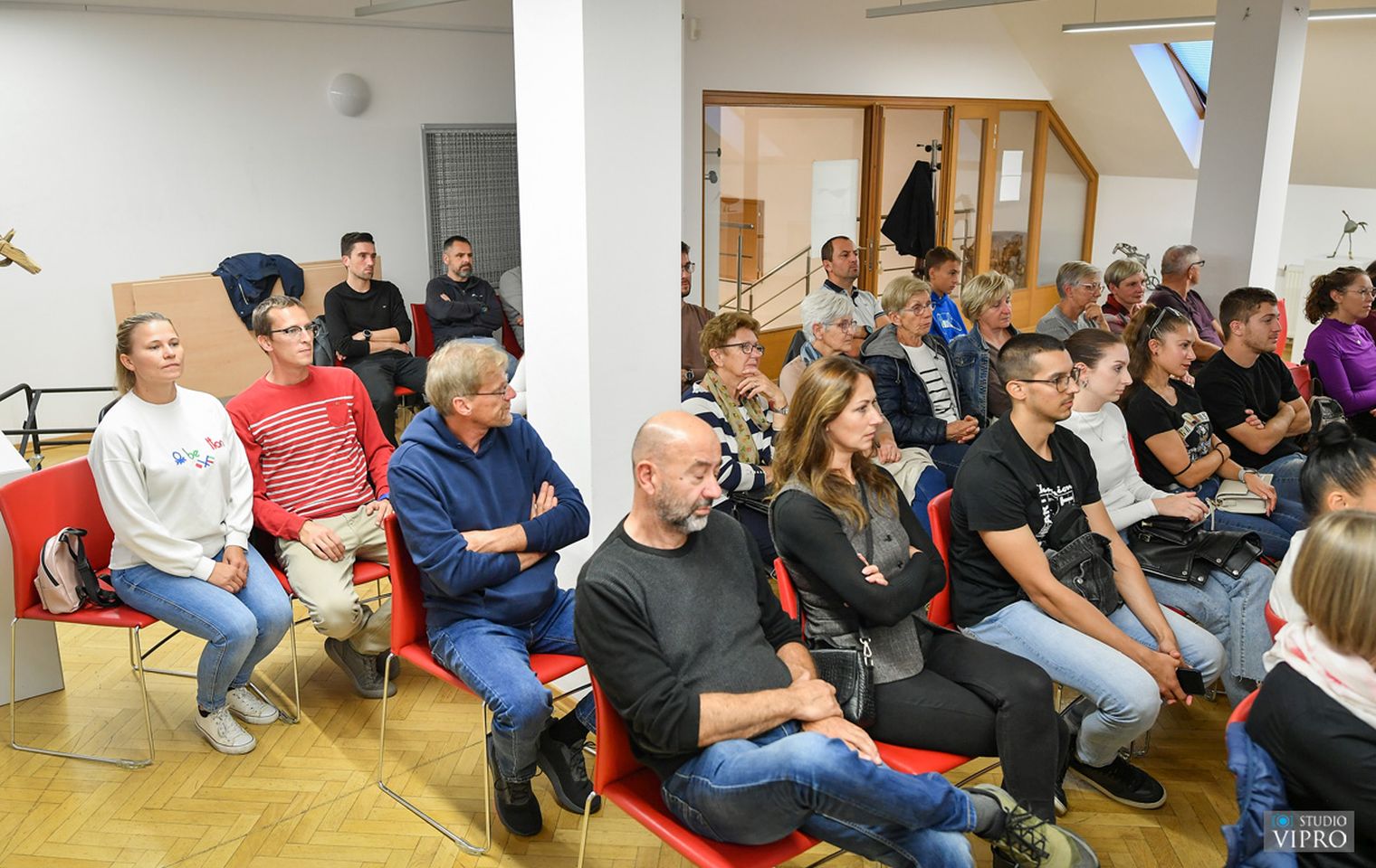 Anamarija Goričanec i Lucian Belić održali putopisno predavanje (10) Anamarija Goričanec i Lucian Belić održali putopisno predavanje (10)