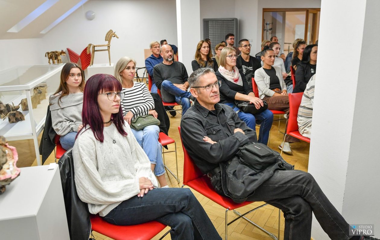 Anamarija Goričanec i Lucian Belić održali putopisno predavanje (13)