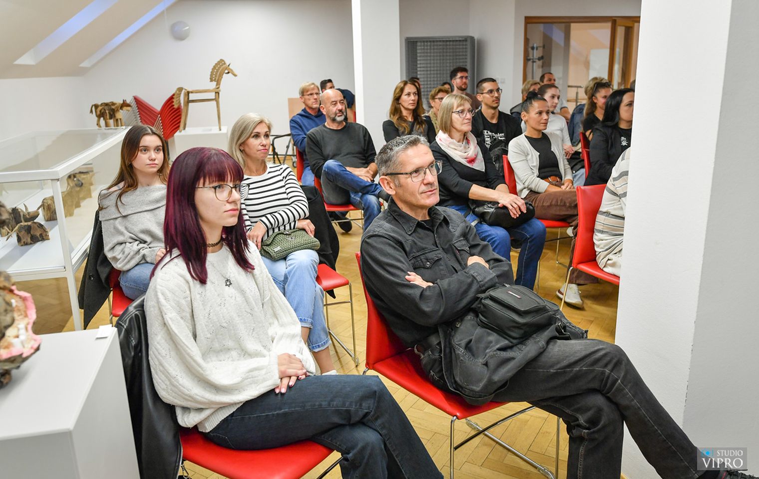 Anamarija Goričanec i Lucian Belić održali putopisno predavanje (13) Anamarija Goričanec i Lucian Belić održali putopisno predavanje (13)