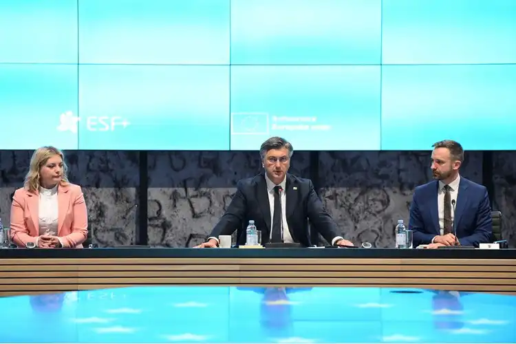 Andrej , Marin Piletić Andrej , Marin Piletić