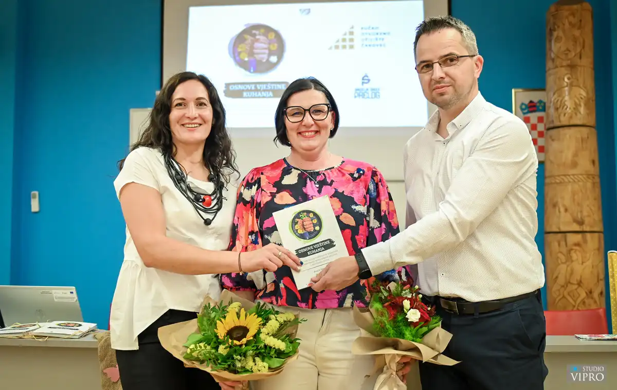 Anica Naranđa – knjiga (1) Anica Naranđa – knjiga (1)