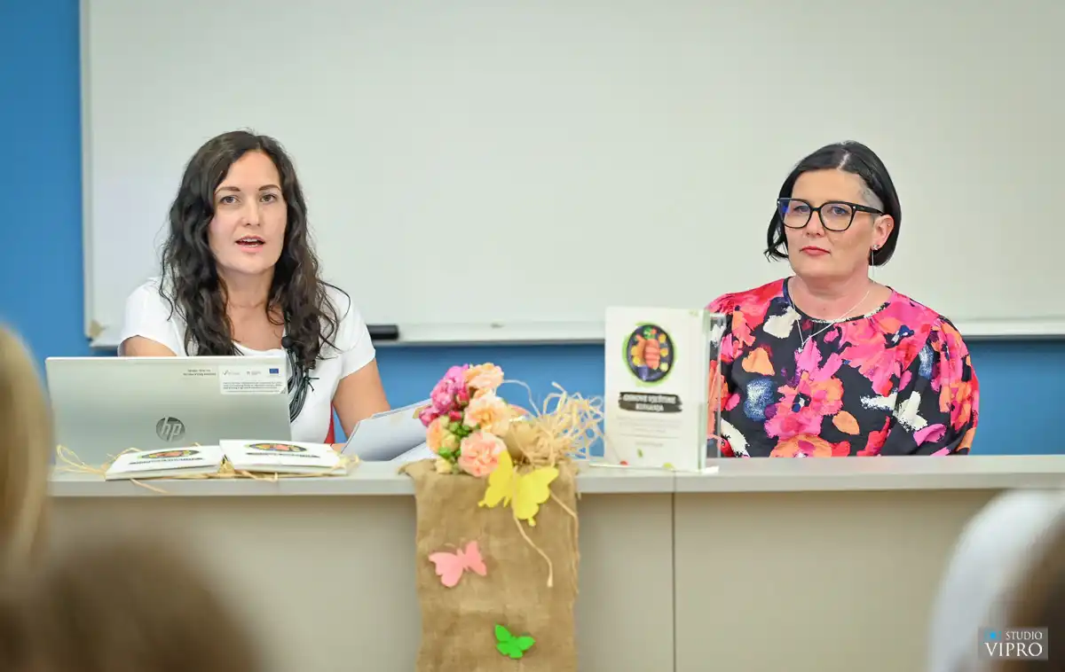 Anica Naranđa – knjiga (13) Anica Naranđa – knjiga (13)