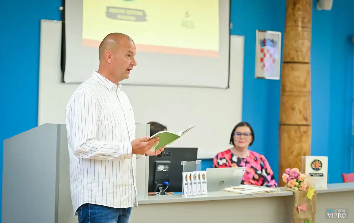 Anica Naranđa – knjiga (4) Anica Naranđa – knjiga (4)