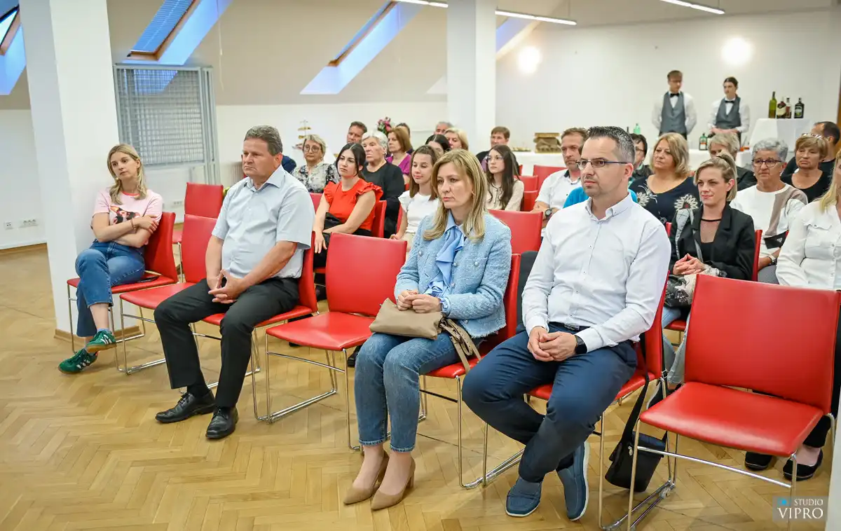 Anica Naranđa – knjiga (6) Anica Naranđa – knjiga (6)