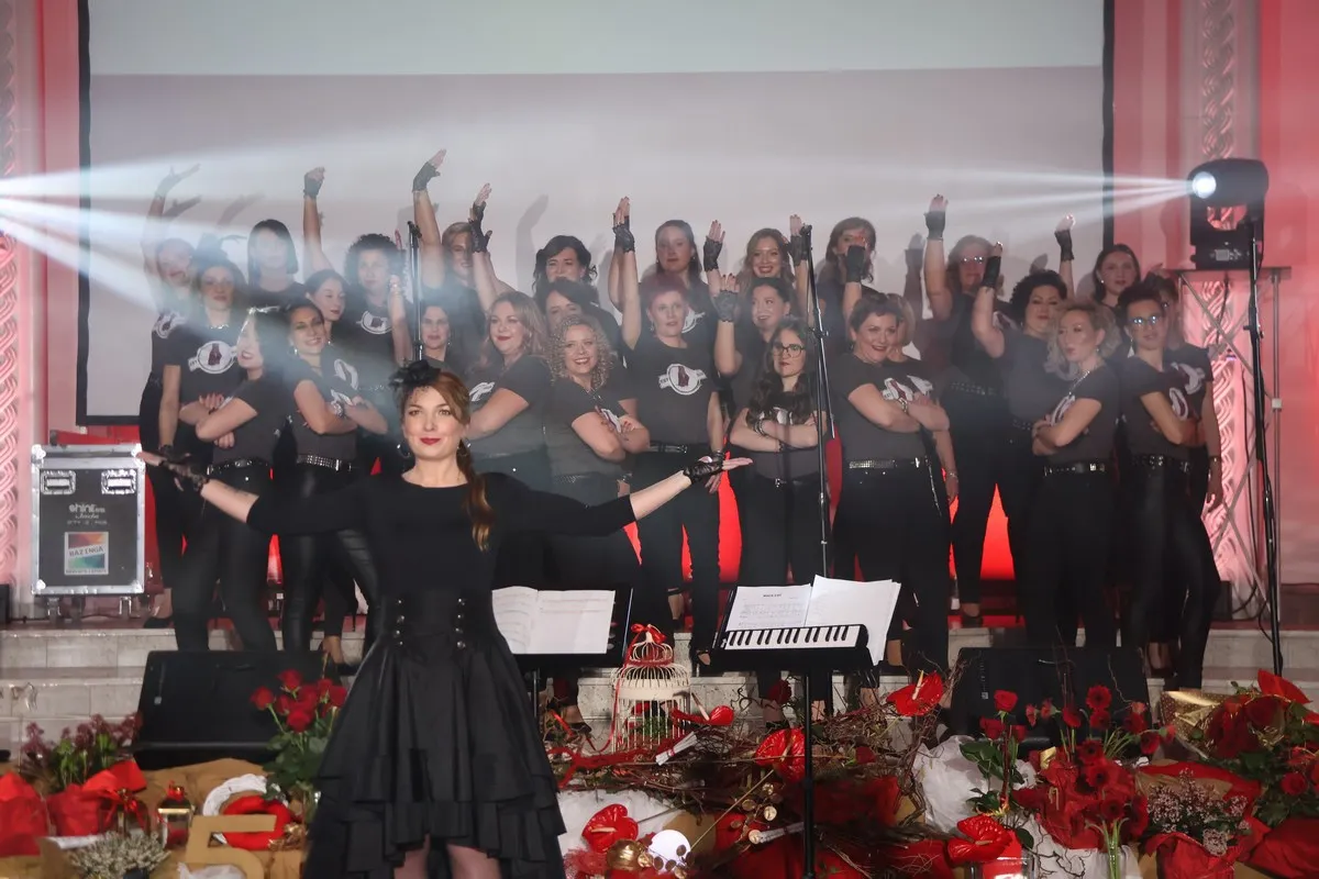 Ansambl Pučpuljike (2)