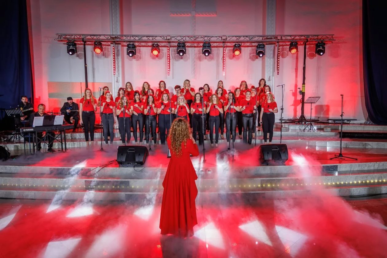 Ansambl Pučpuljike (6)