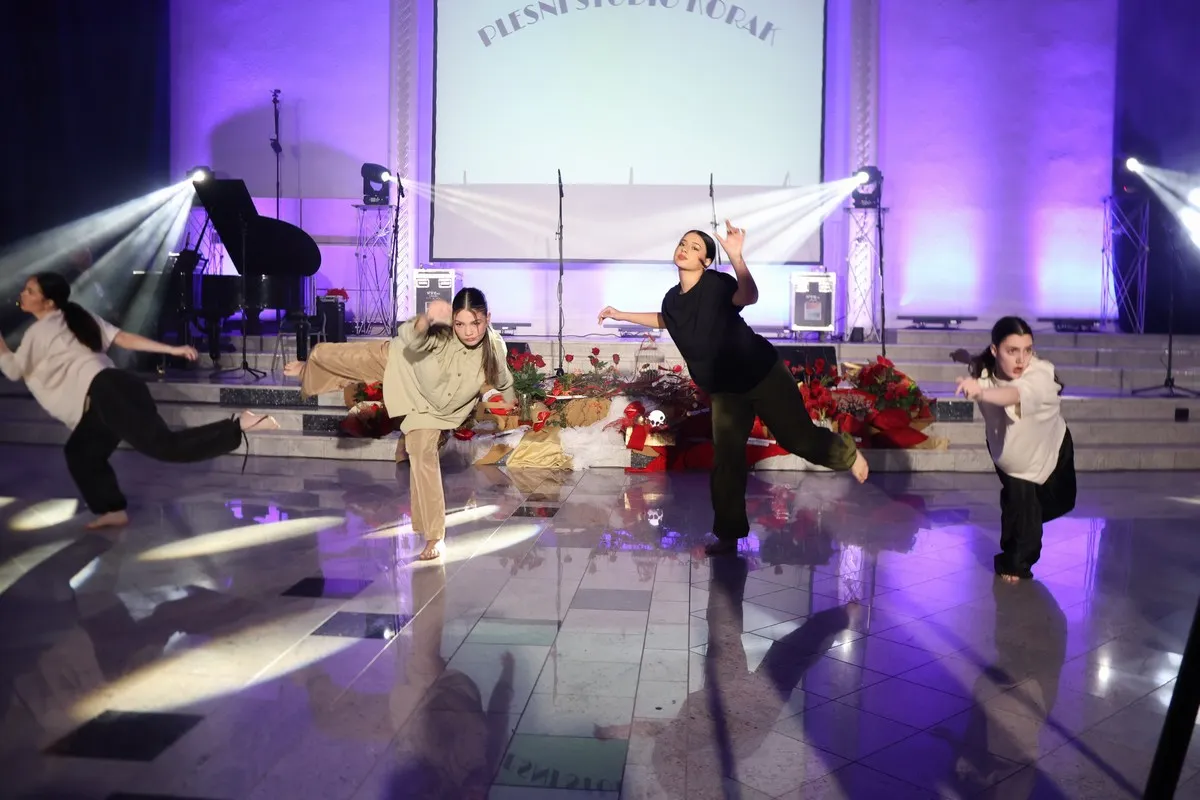 Ansambl Pučpuljike (6)