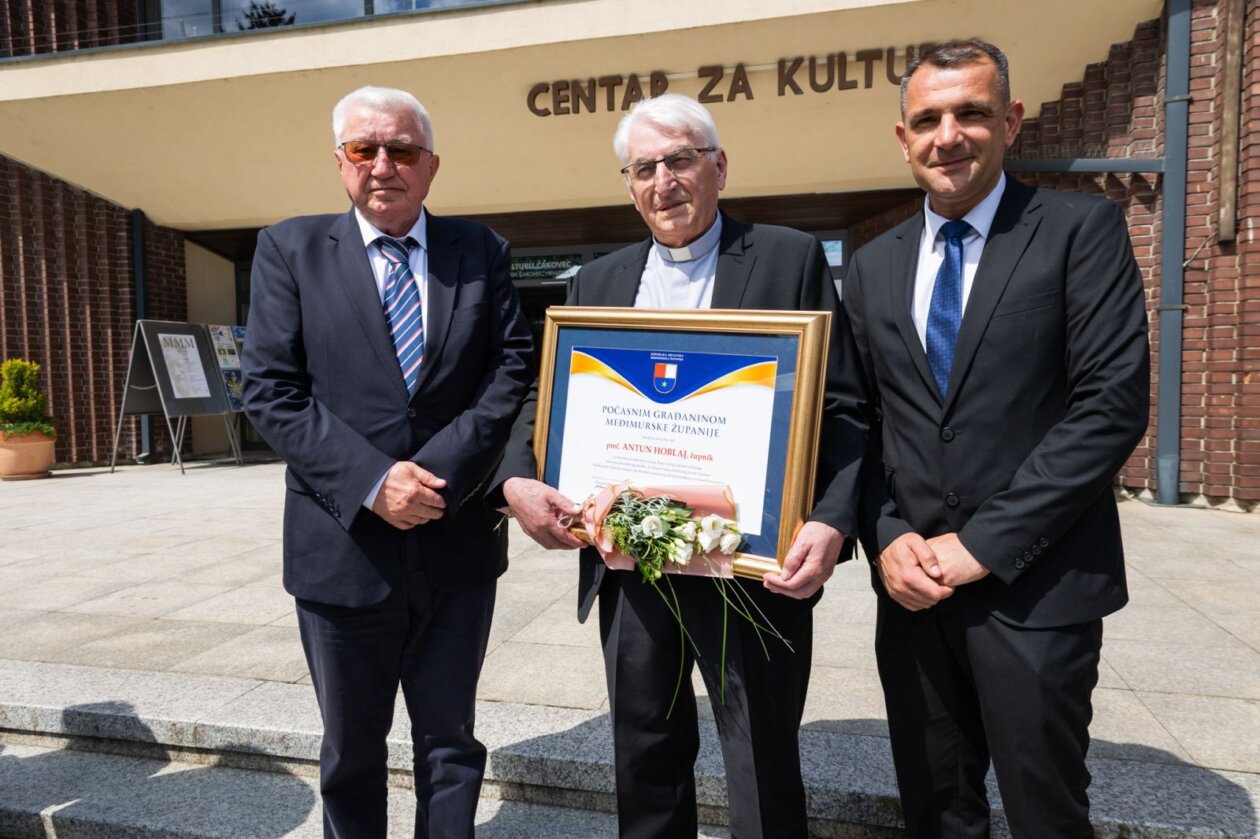 Antun Hoblaj počasni građanin 3 Antun Hoblaj počasni građanin 1