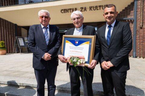 Antun Hoblaj počasni građanin 1