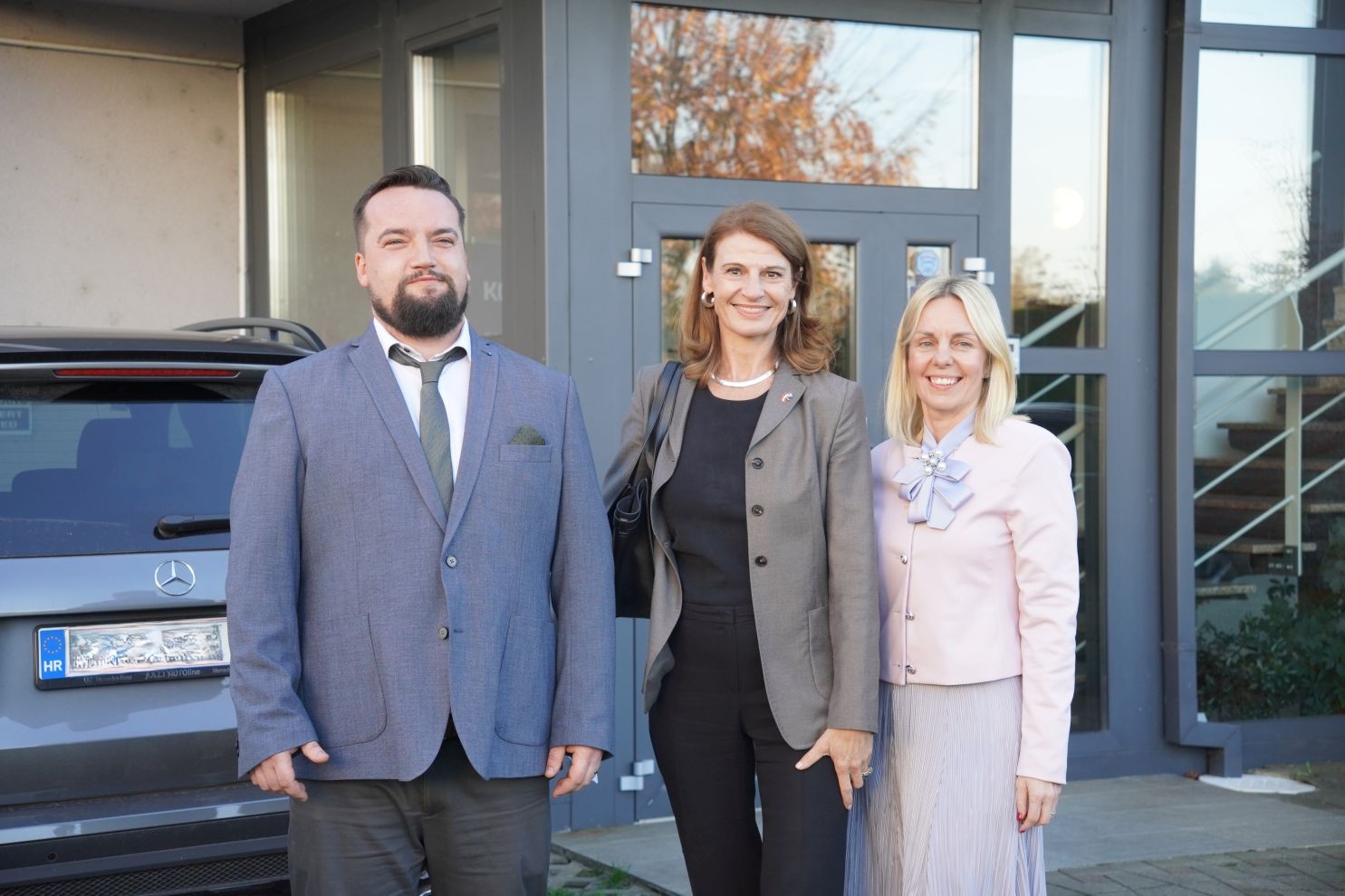 Austrijska veleposlanica Midi kolektor (22)