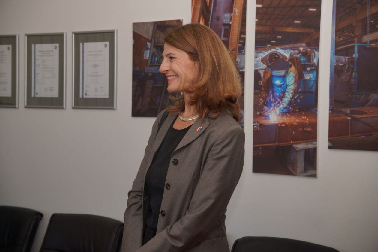 Austrijska veleposlanica Midi kolektor (4)