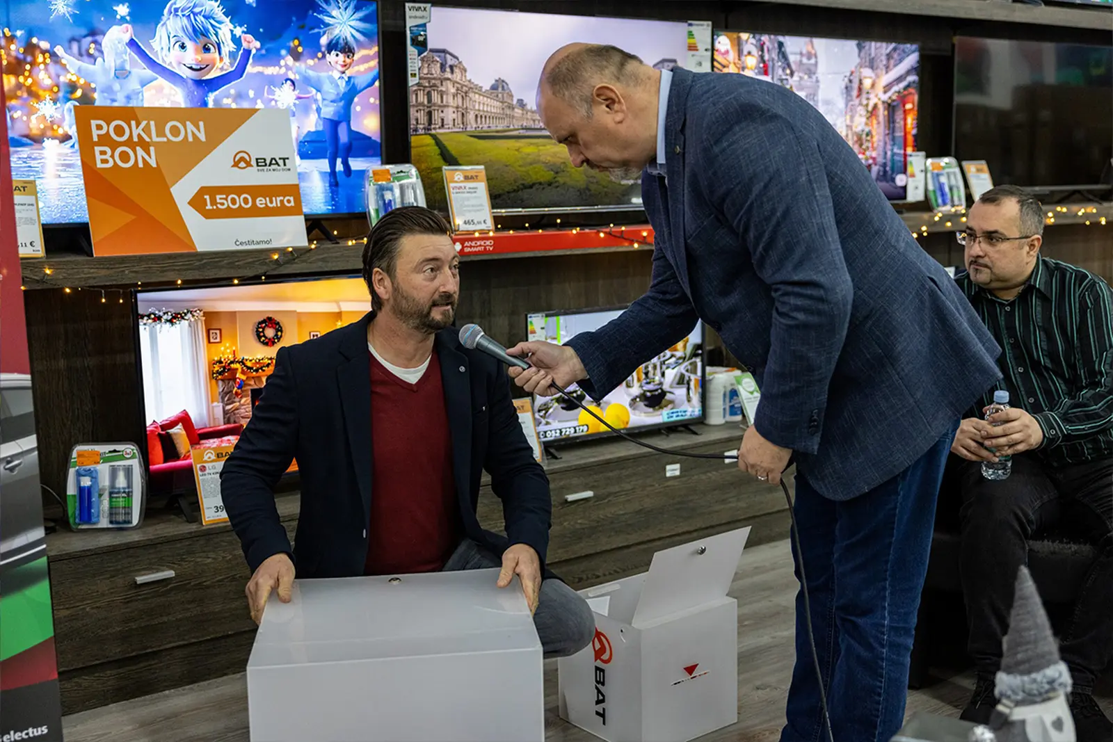 Auto pod bor, BAT, 2024 (8) Auto pod bor, BAT, 2024 (8)